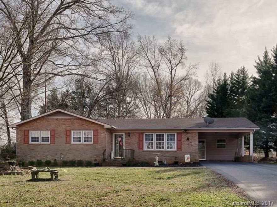 Well maintained Full Brick Ranch Home in great neighborhood.  Open floor plan with lots of Storage.  Large Enclosed Back Porch with Tile Floors and Bead Board.  New Windows and Doors in 2012, New Roof 2011, New Vapor Barrier and Insulation in Crawl Space 2013, Driveway repaved 2014, Updated Hall Bath with Bead Board, Tile Floors and Refinished Bathtub.  Close to I-77 and I-40.