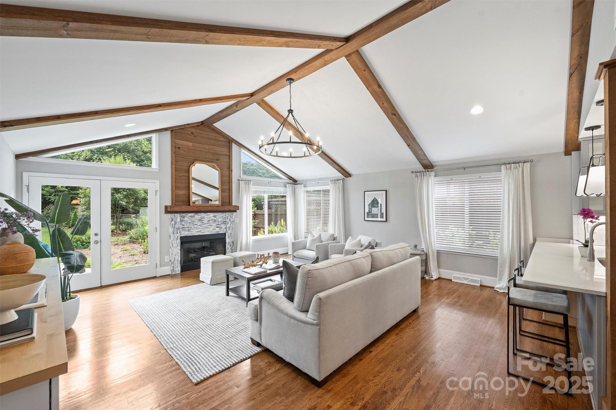 1918 Woodland Drive