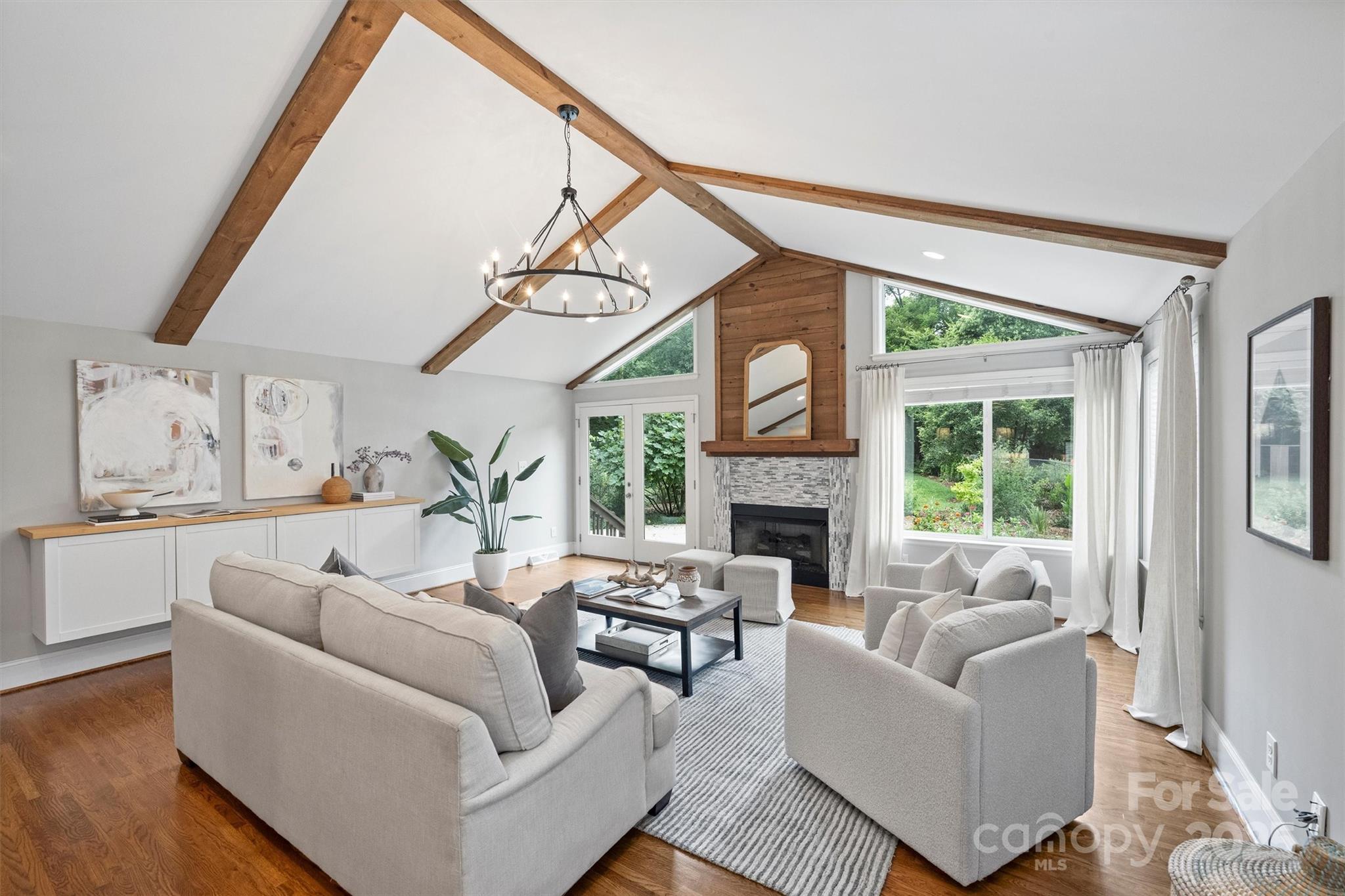 1918 Woodland Drive