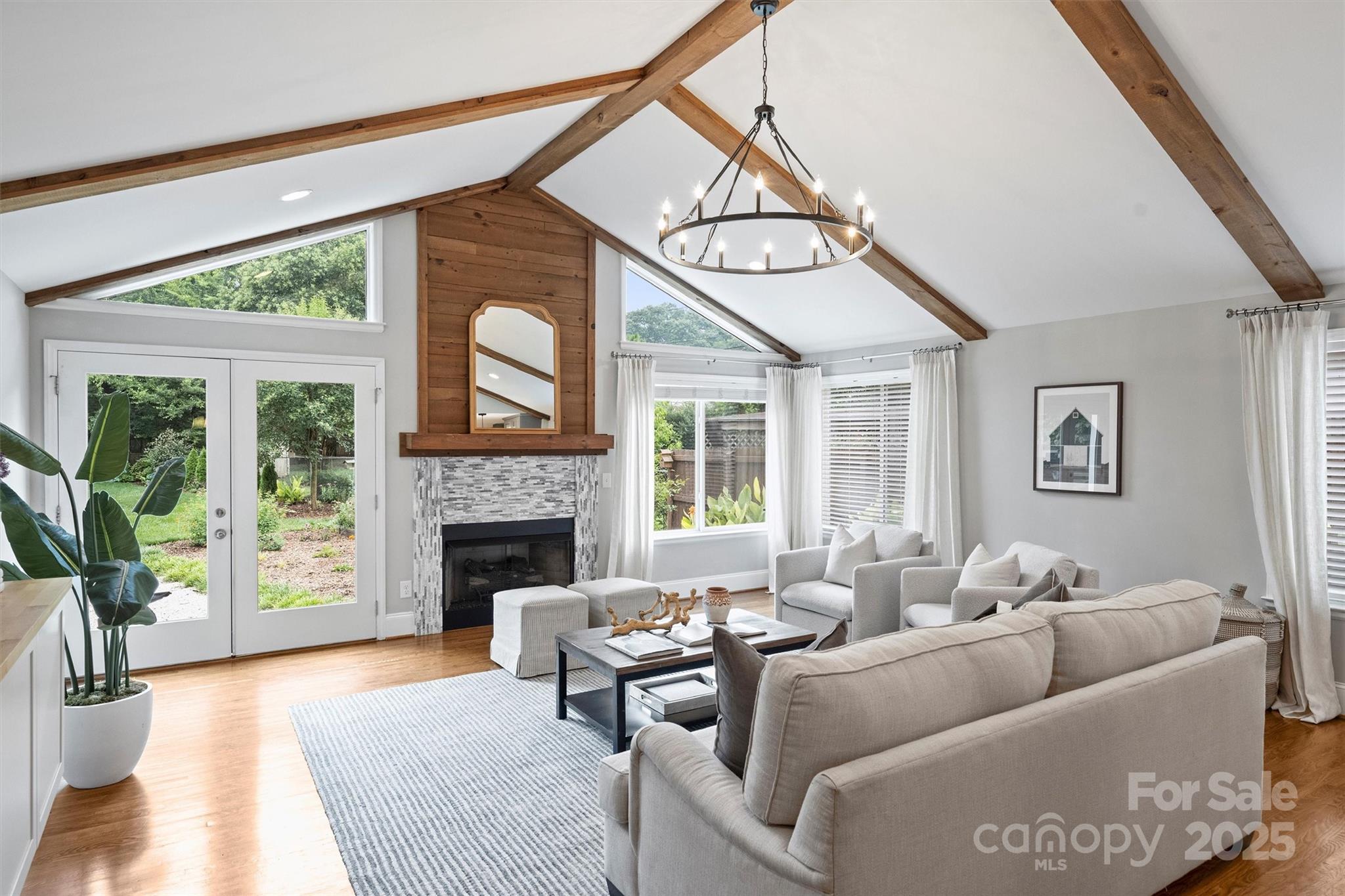 1918 Woodland Drive