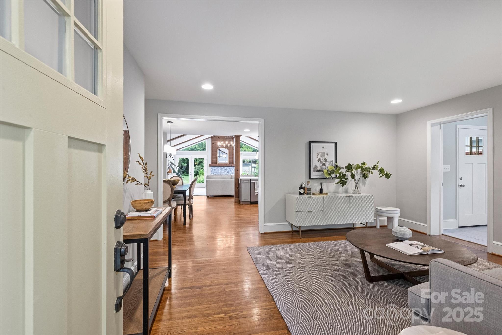 1918 Woodland Drive