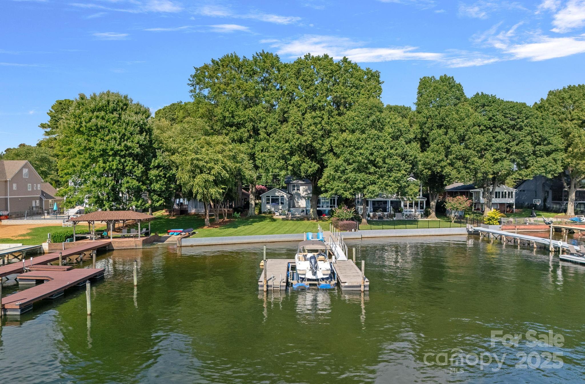 Island Forest - Residential