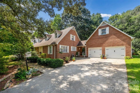 Photo of 208 Eastwood Drive, Salisbury, NC 28146 (MLS # 4413019)