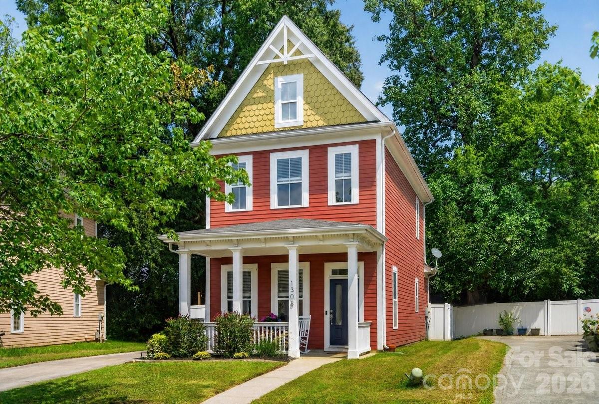 1308 Rising Oak Drive