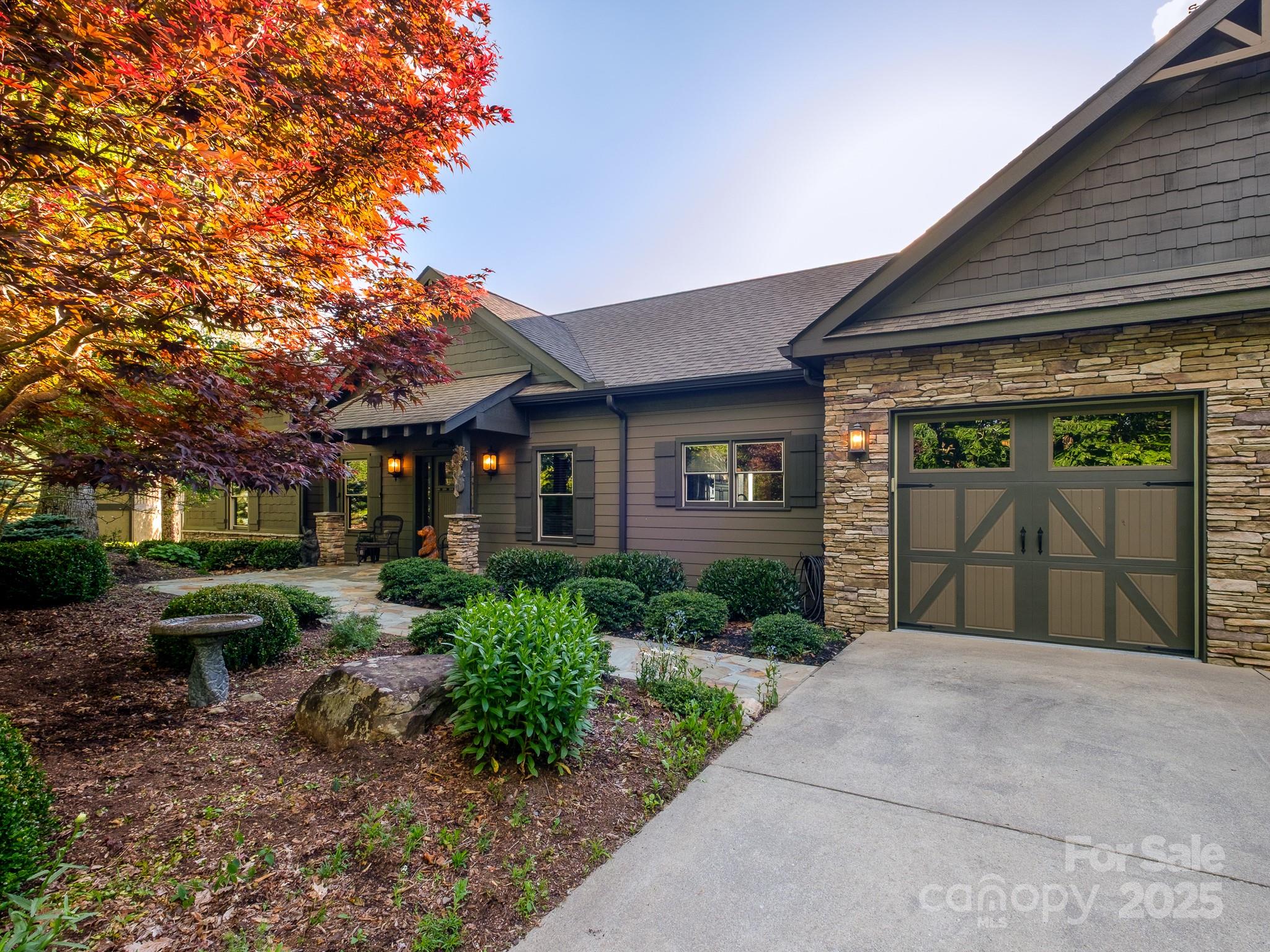 2388 Connestee Trail