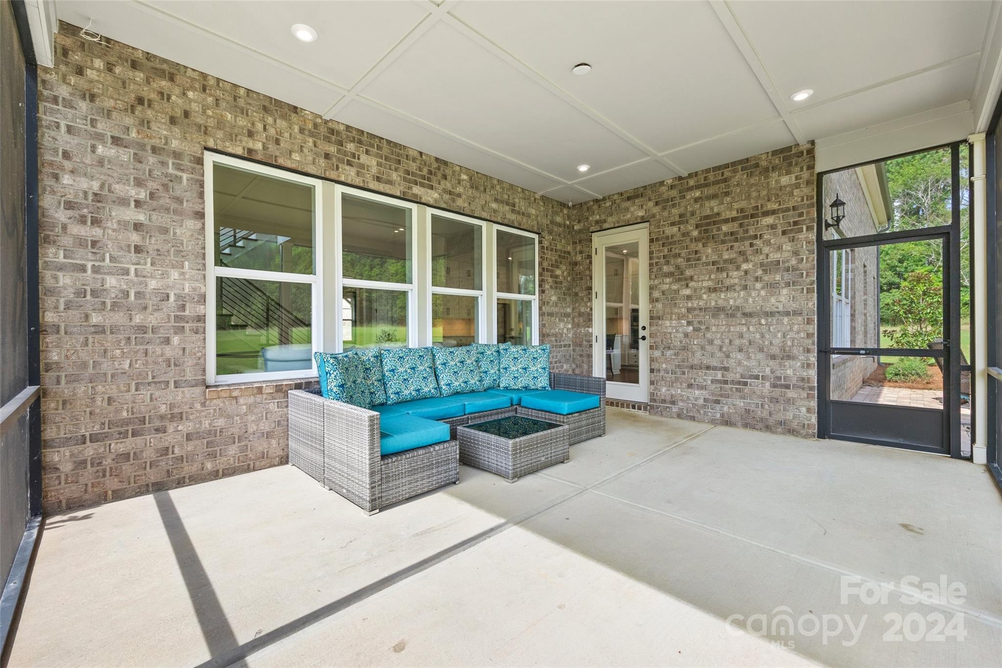 Cavesson - Residential