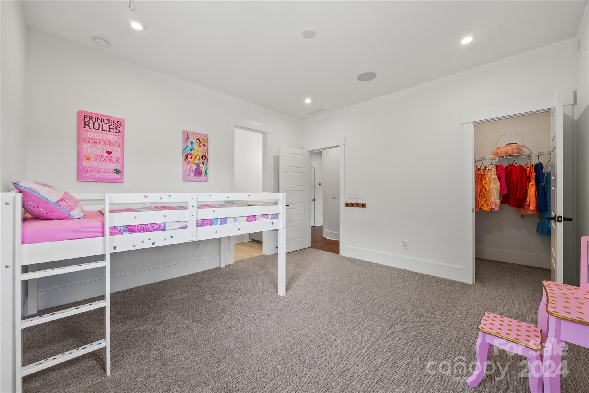 Cavesson - Residential