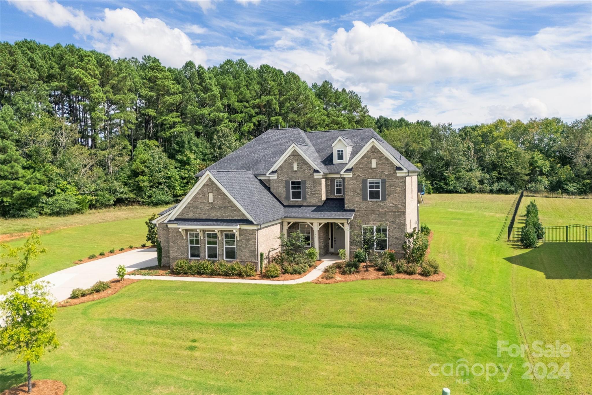 Cavesson - Residential