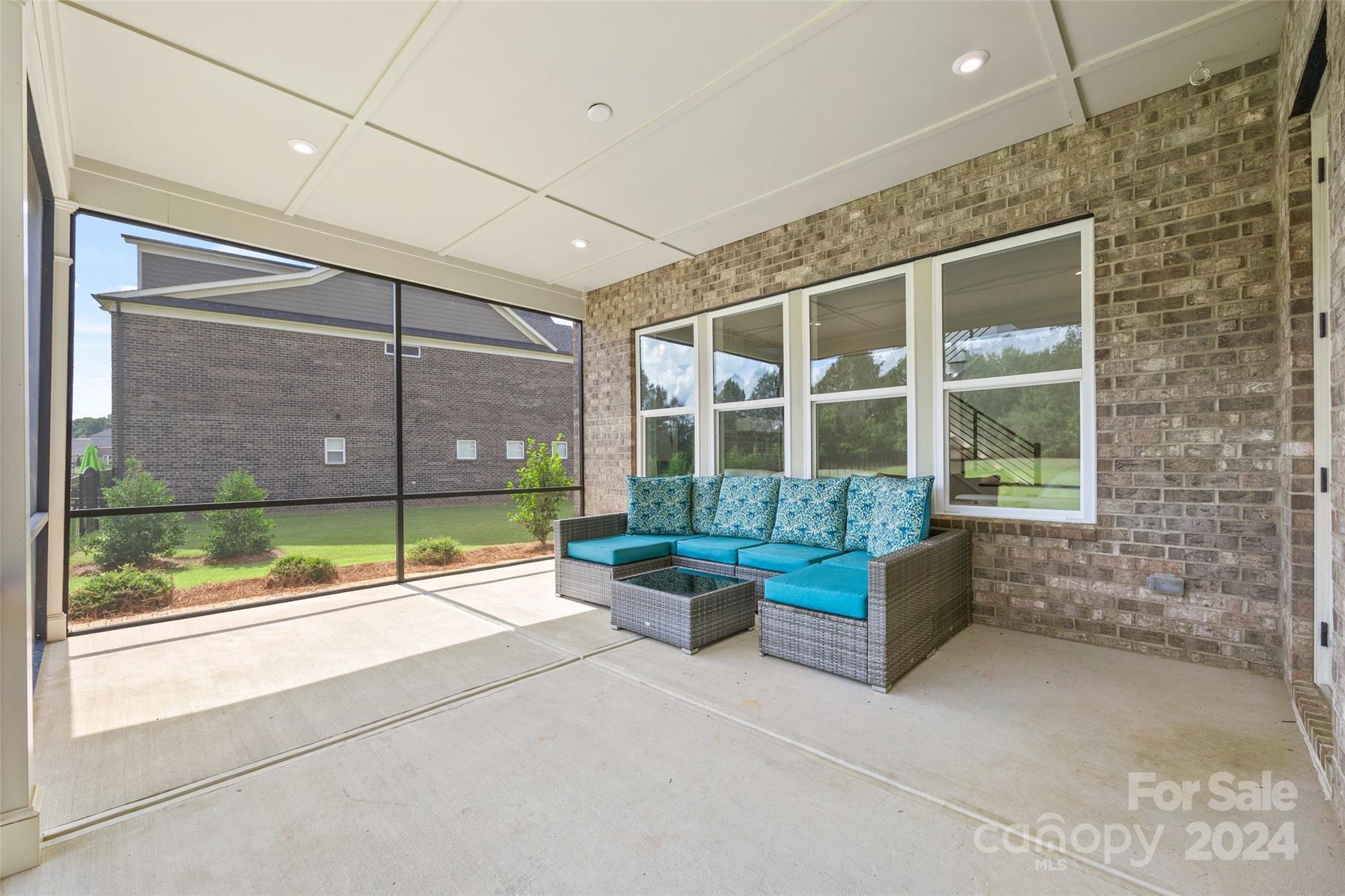 Cavesson - Residential