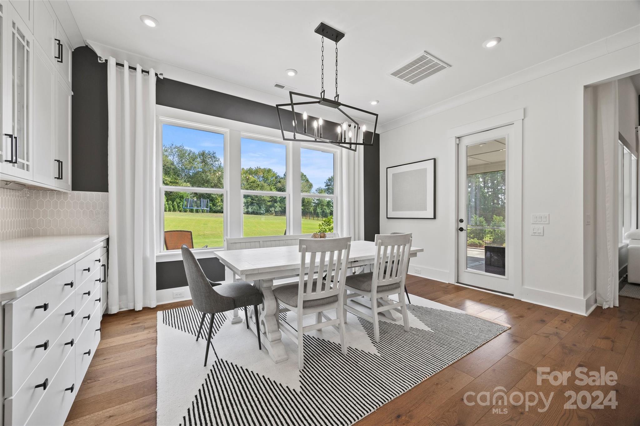 Cavesson - Residential