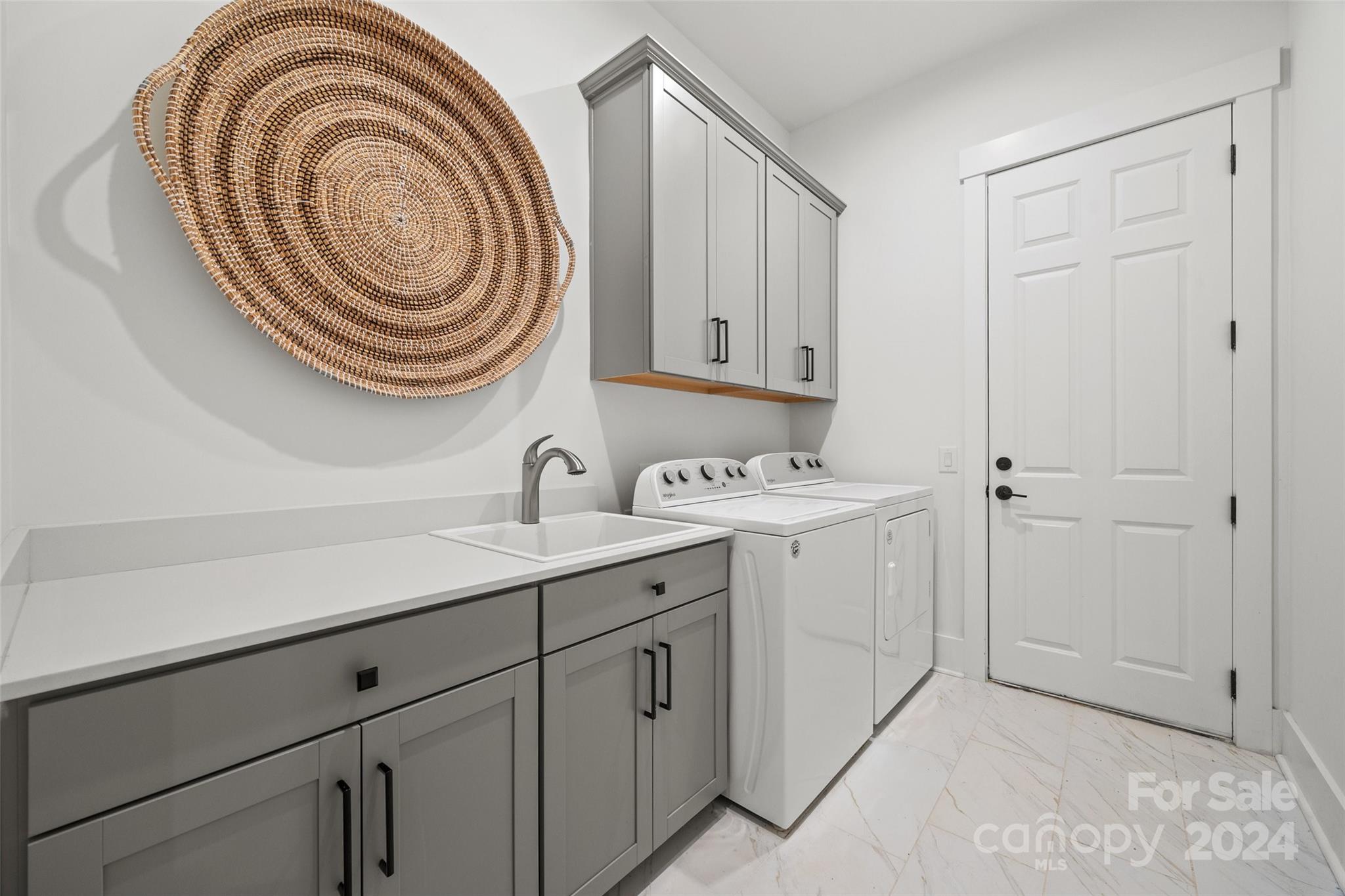 Cavesson - Residential