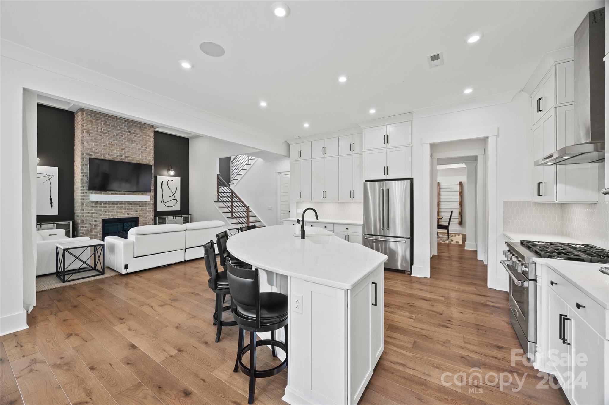 Cavesson - Residential