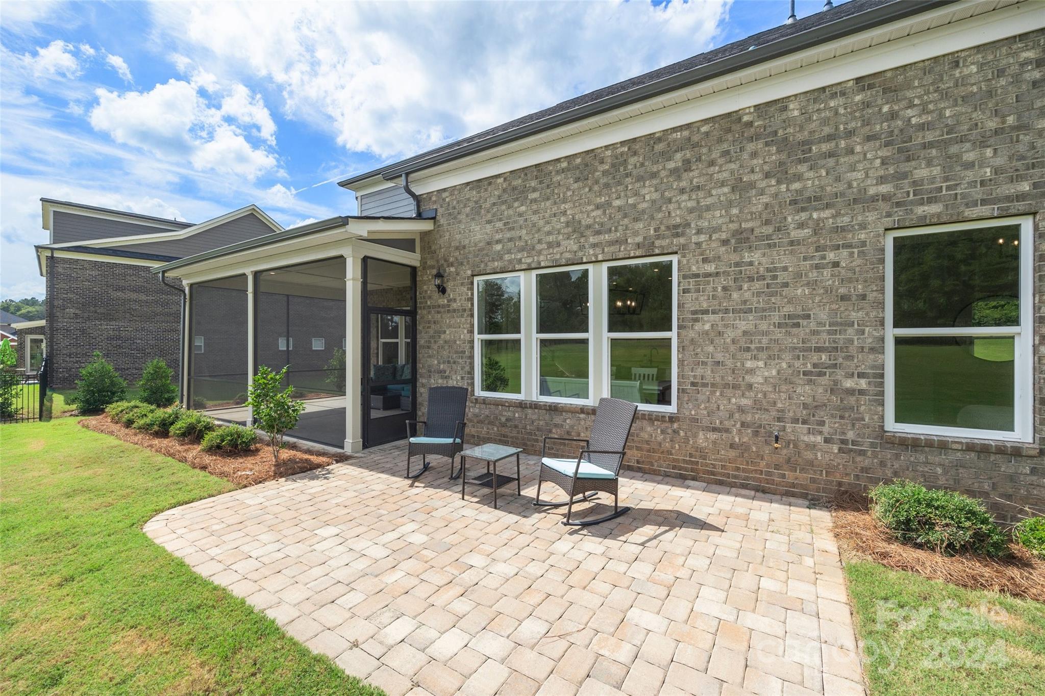 Cavesson - Residential