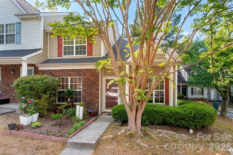 Photo of 735 Mountainwater Drive, Charlotte, NC 28262 (MLS # 4373332)