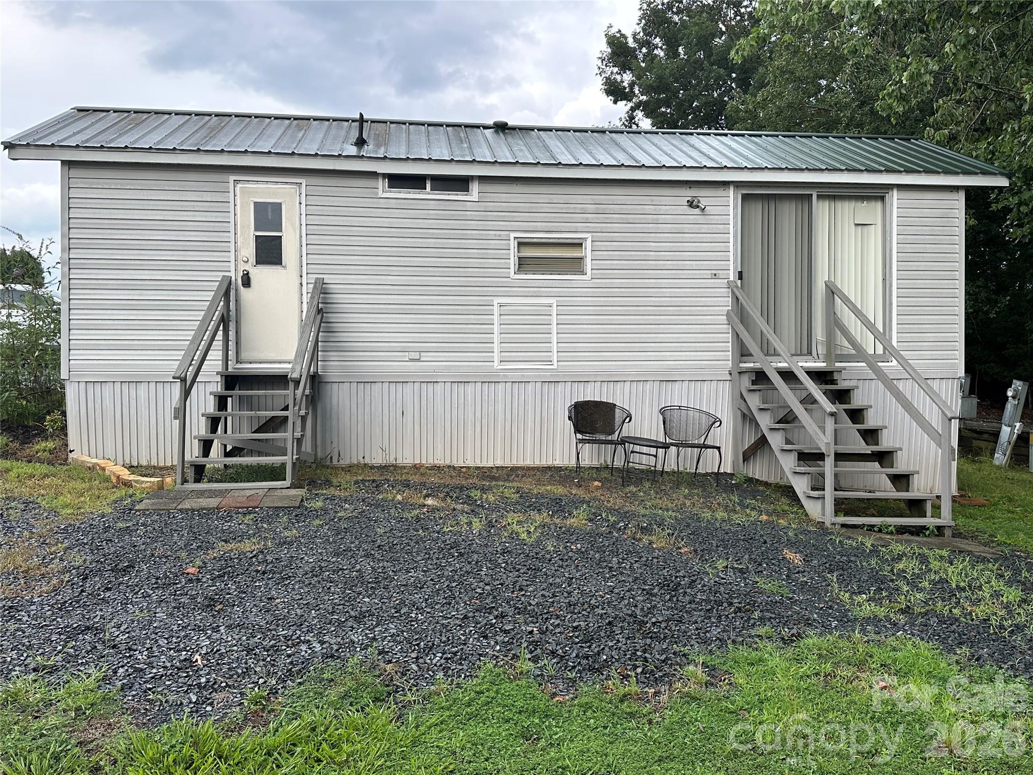 109 Hummingbird Circle