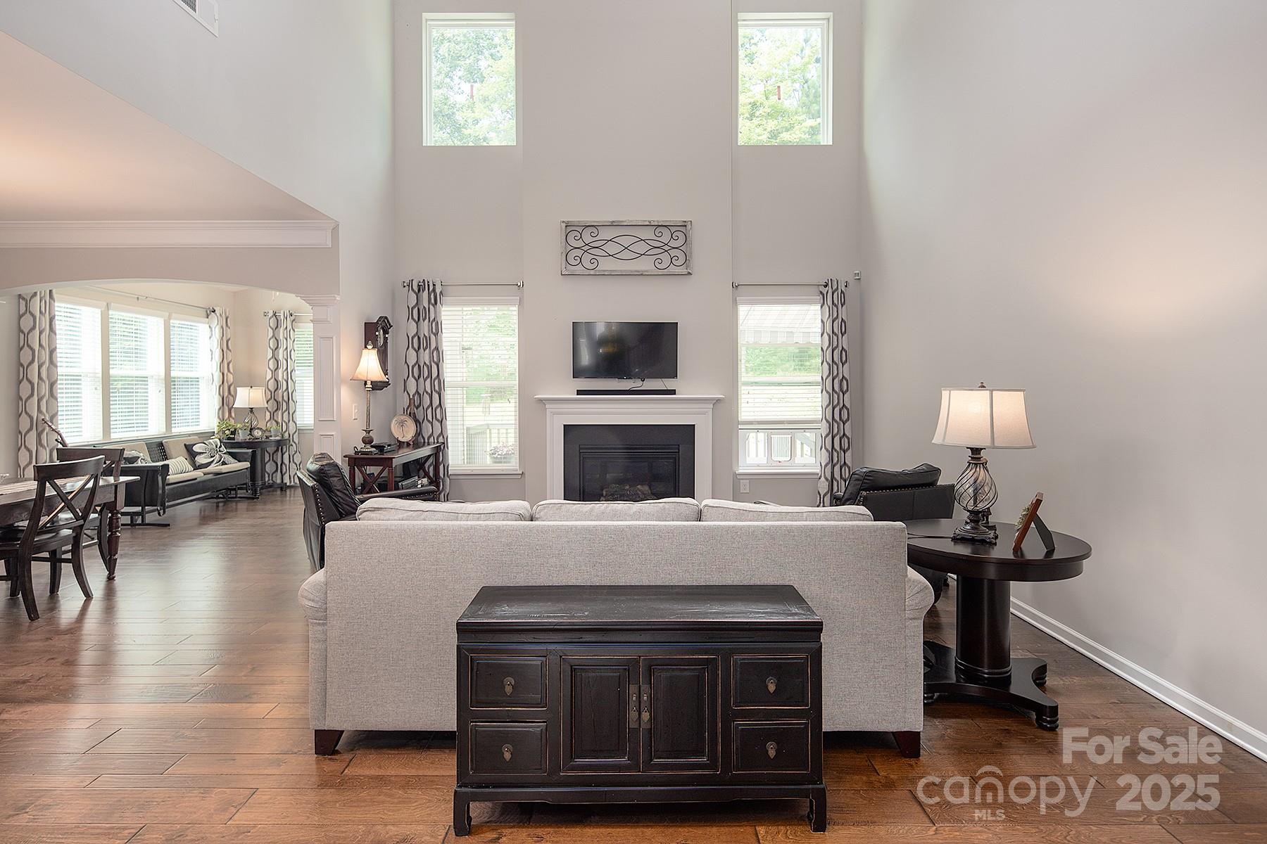512 Rosebush Lane