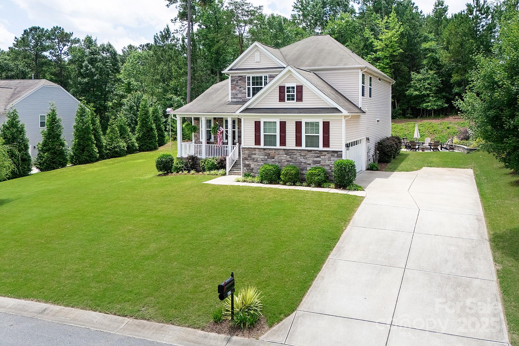 512 Rosebush Lane