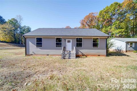 Photo of 112 Rockwell Court, Mount Gilead, NC 27306 (MLS # 4368920)