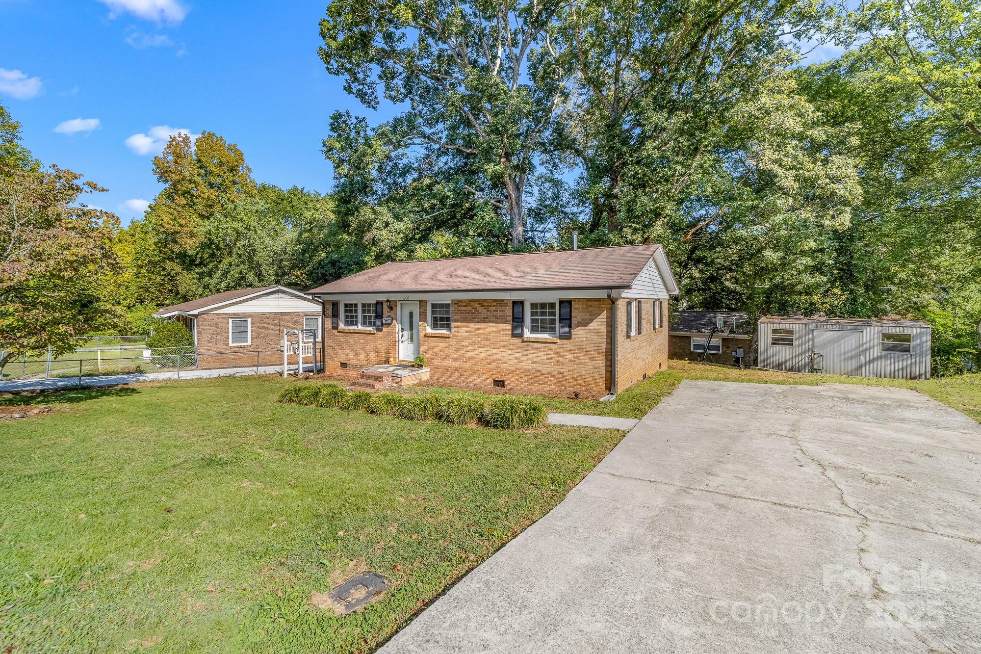 806 Dogwood Drive