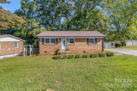 806 Dogwood Drive Dallas NC 28034