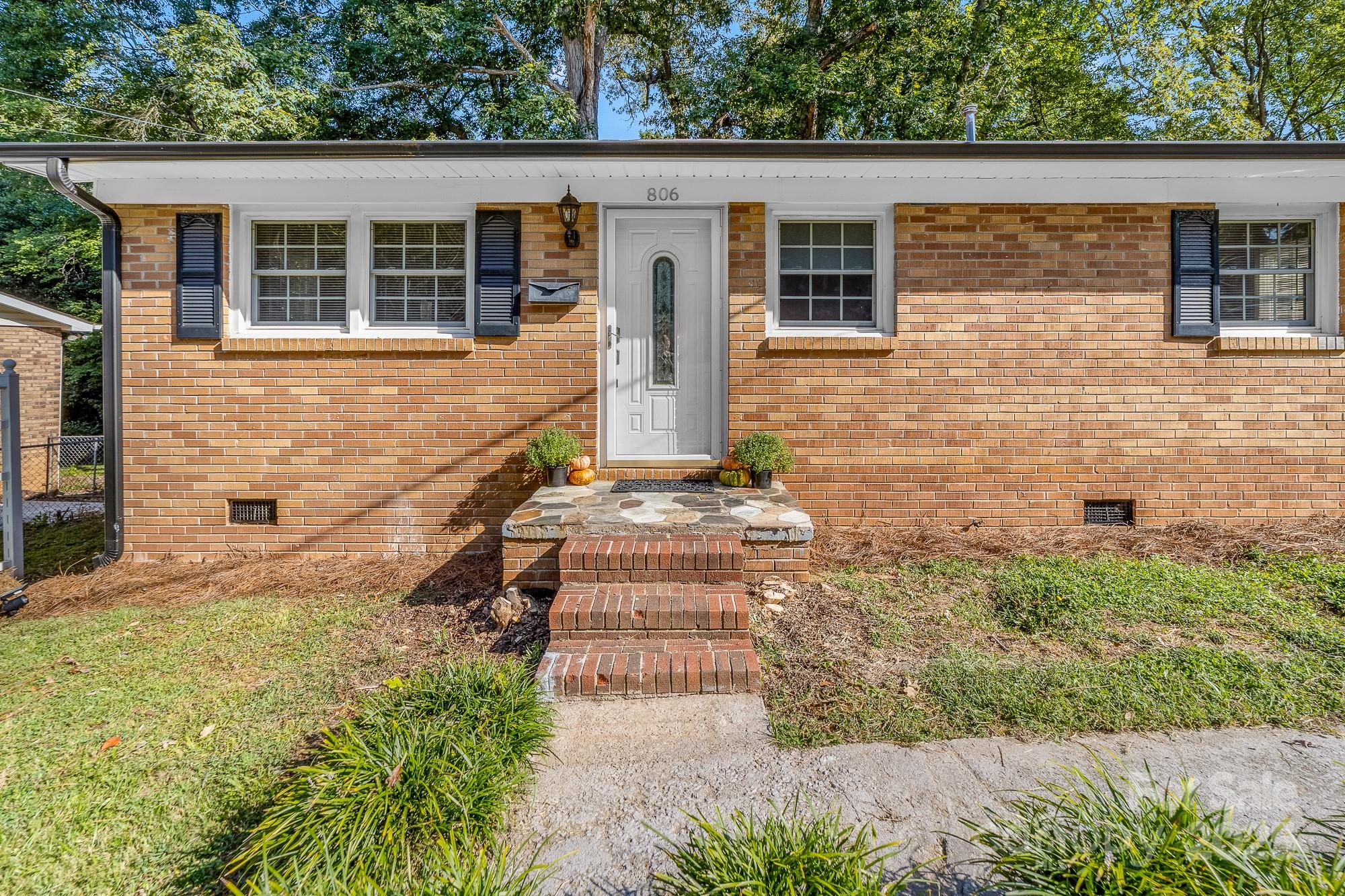 806 Dogwood Drive