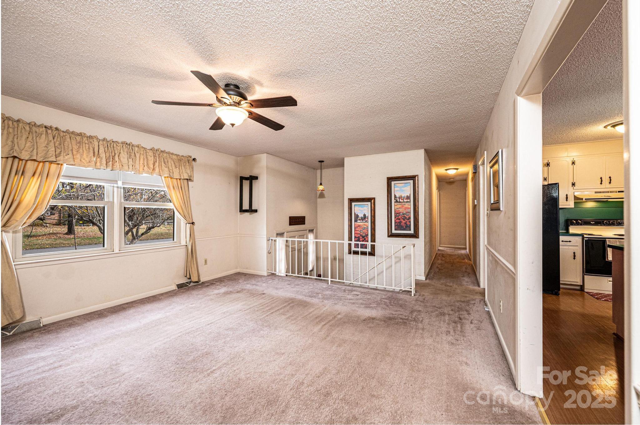 2570 Raintree Street