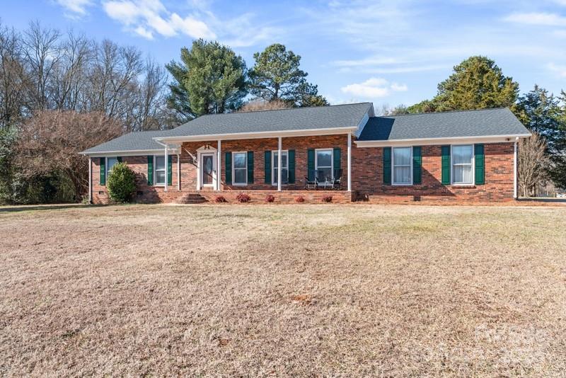 Stanley, North Carolina 28164, United States, 3 Bedrooms Bedrooms, ,2 BathroomsBathrooms,Residential,Active,9727