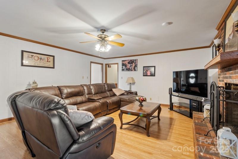 Stanley, North Carolina 28164, United States, 3 Bedrooms Bedrooms, ,2 BathroomsBathrooms,Residential,Active,9727