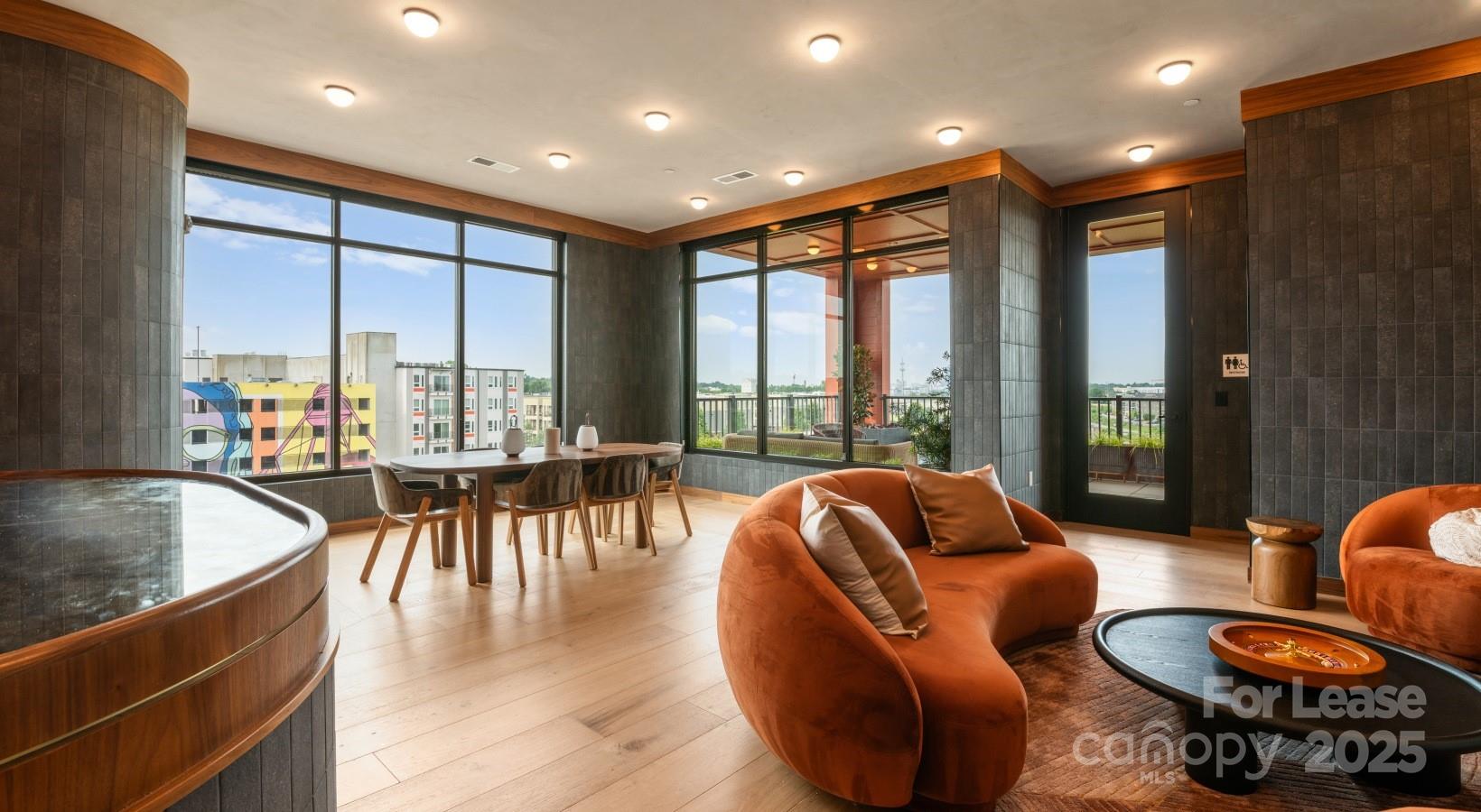 Charlotte, North Carolina 28206, United States, 2 Bedrooms Bedrooms, ,2 BathroomsBathrooms,Residential,Active,129595