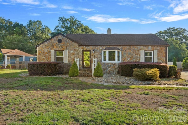 2561 LUMINA AVE, CHARLOTTE, NC 28208 - Image 445b3a7caac7a6d0d17b7699327491d0/3186331076