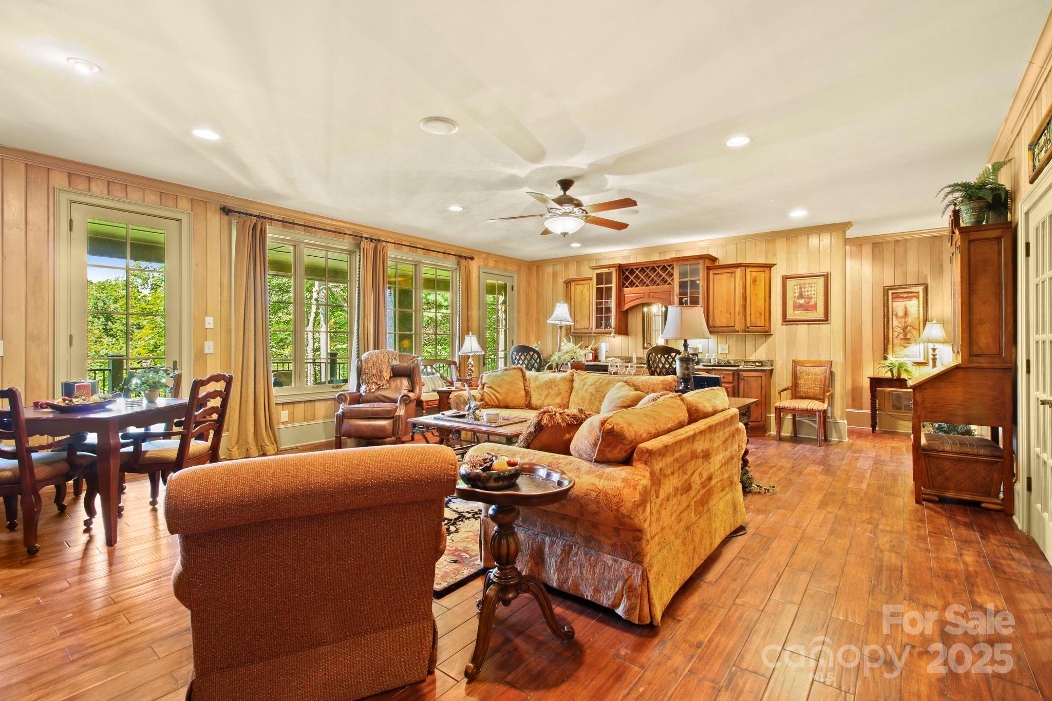 Boone, North Carolina 28607, United States, 4 Bedrooms Bedrooms, ,6 BathroomsBathrooms,Residential,Active,118340