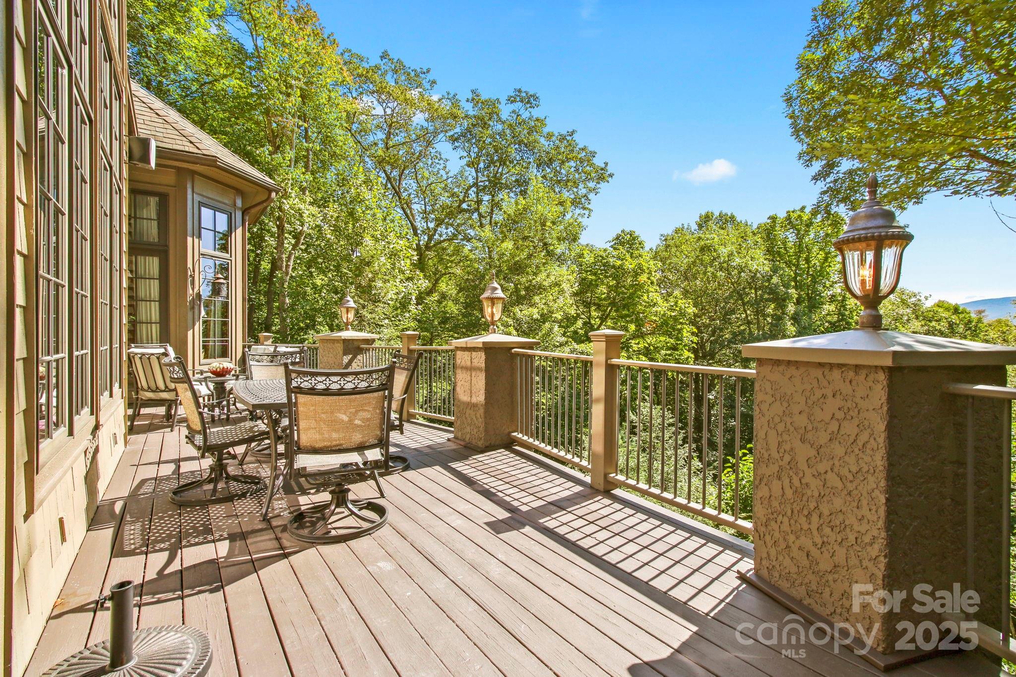 Boone, North Carolina 28607, United States, 4 Bedrooms Bedrooms, ,6 BathroomsBathrooms,Residential,Active,118340