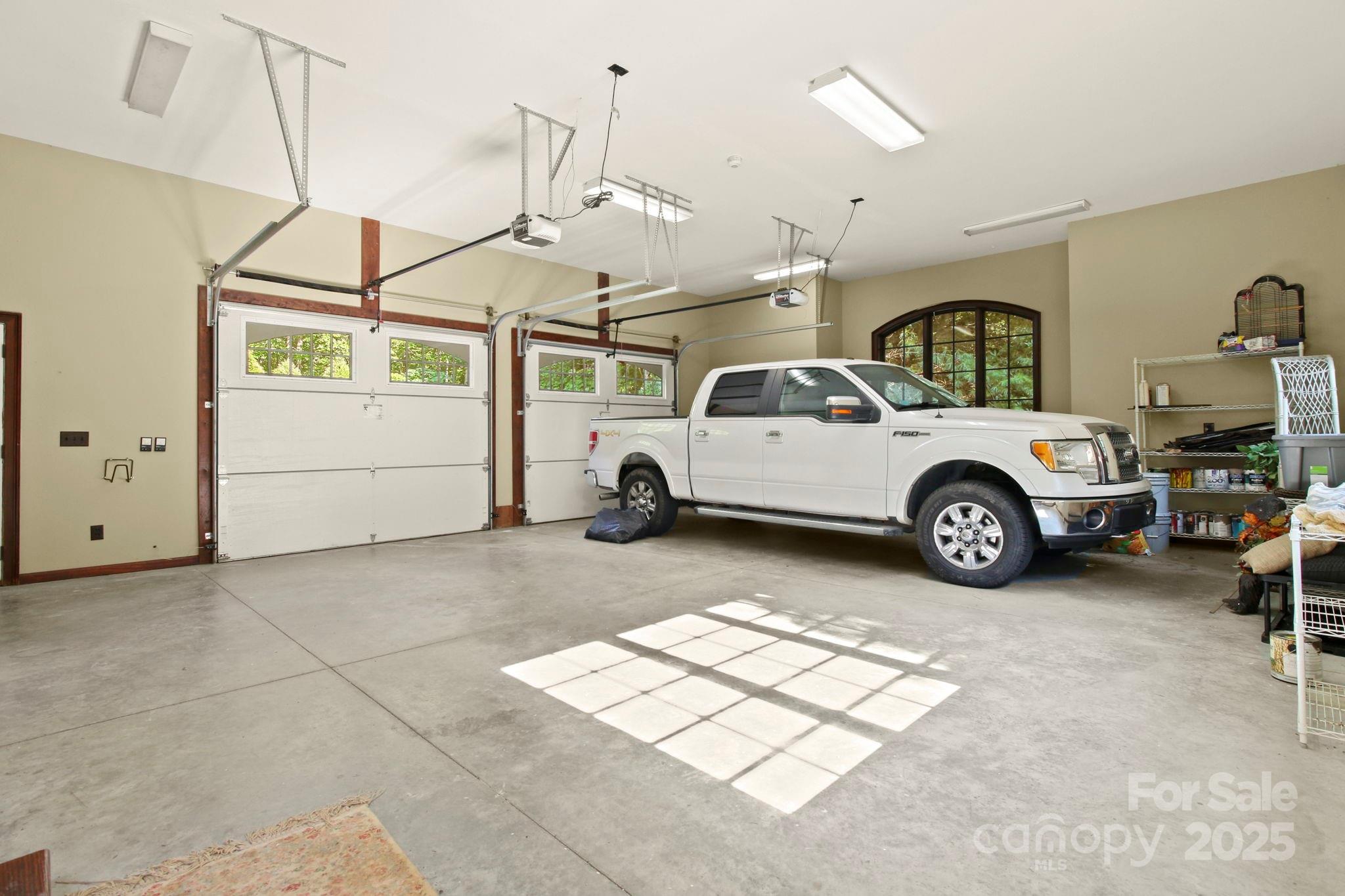 Boone, North Carolina 28607, United States, 4 Bedrooms Bedrooms, ,6 BathroomsBathrooms,Residential,Active,118340