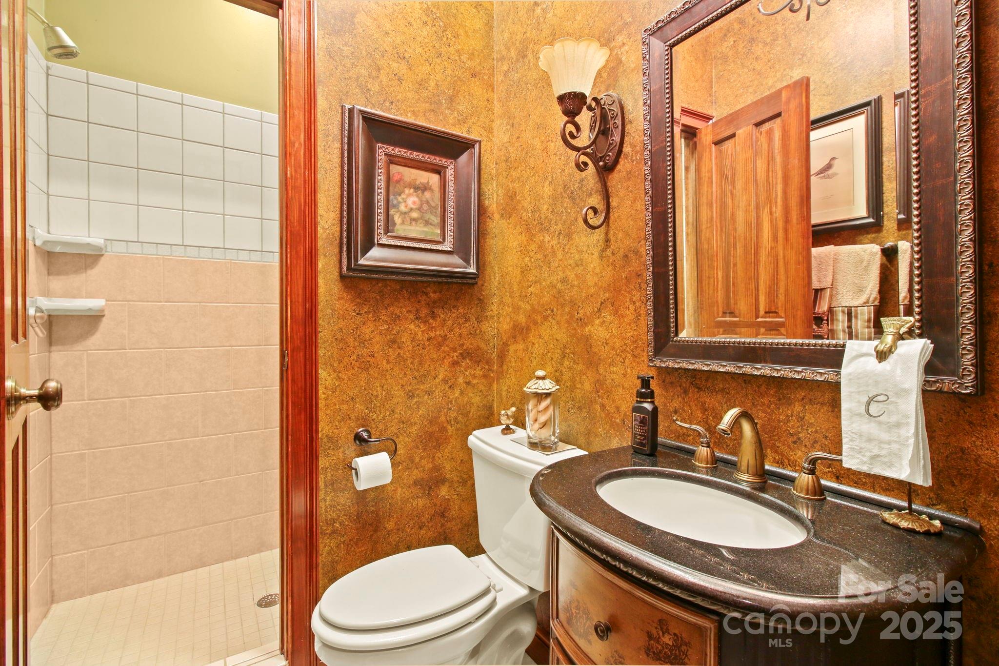 Boone, North Carolina 28607, United States, 4 Bedrooms Bedrooms, ,6 BathroomsBathrooms,Residential,Active,118340