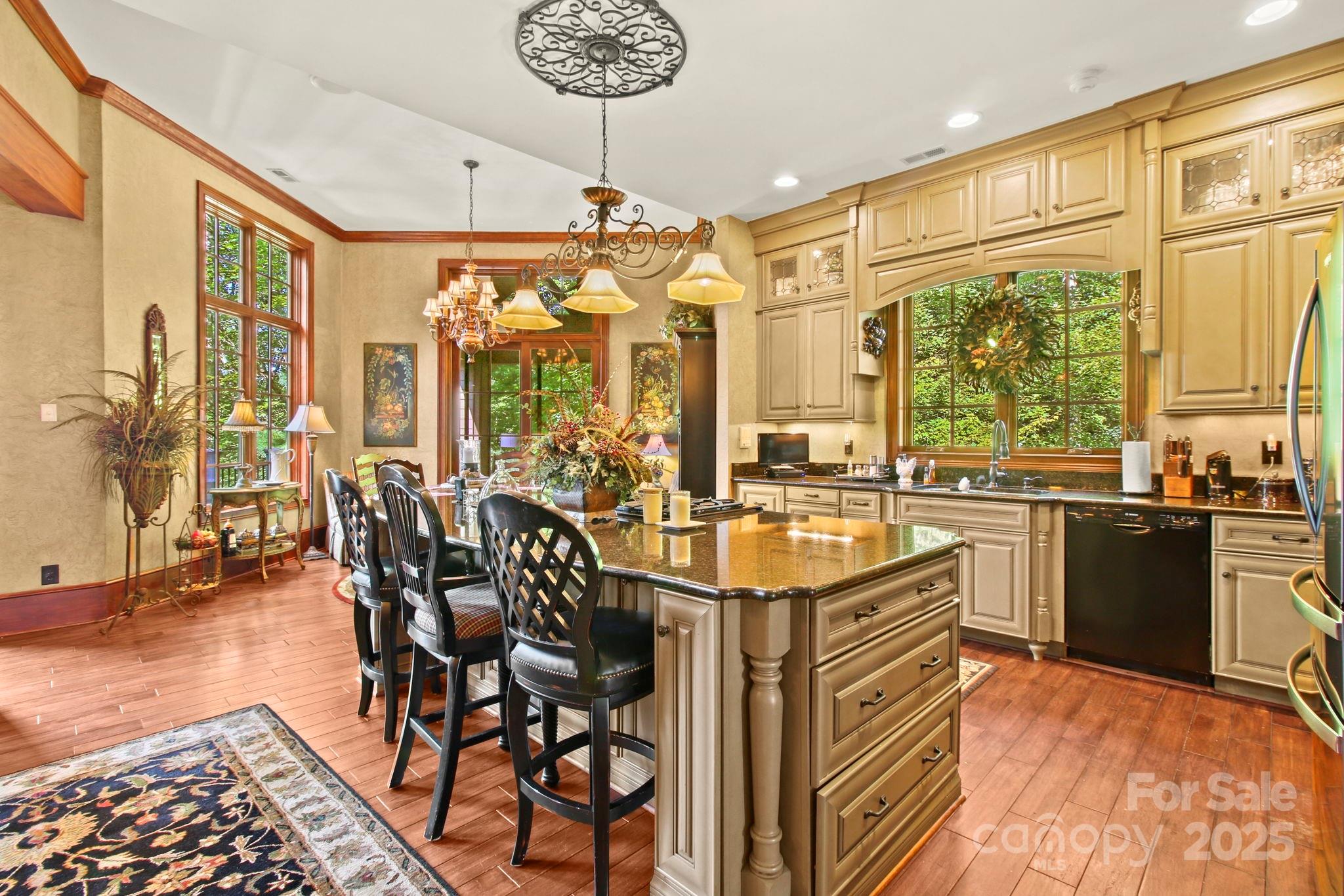 Boone, North Carolina 28607, United States, 4 Bedrooms Bedrooms, ,6 BathroomsBathrooms,Residential,Active,118340