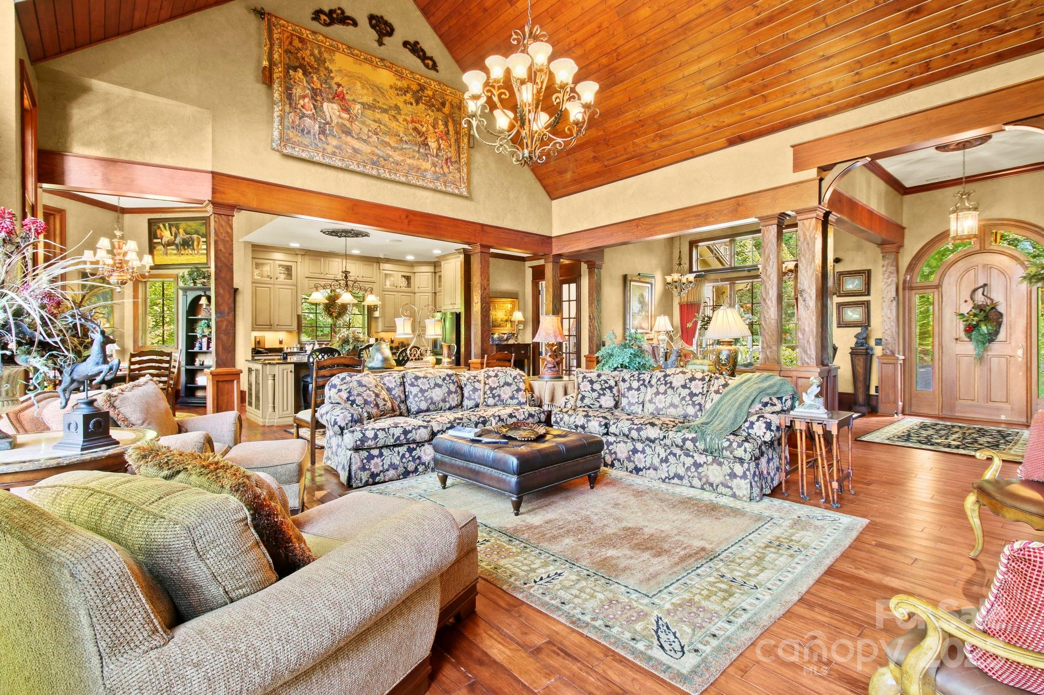 Boone, North Carolina 28607, United States, 4 Bedrooms Bedrooms, ,6 BathroomsBathrooms,Residential,Active,118340