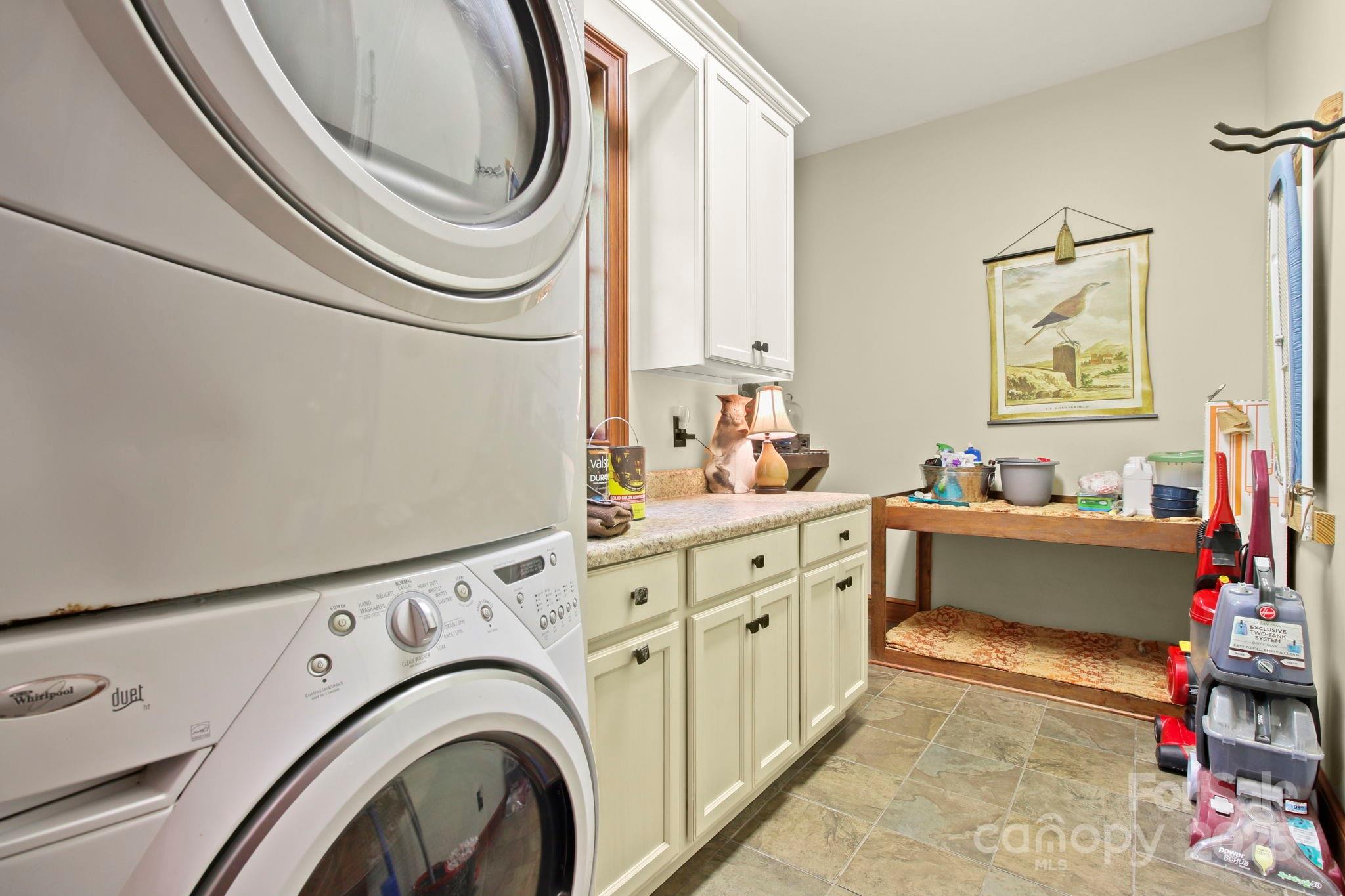 Boone, North Carolina 28607, United States, 4 Bedrooms Bedrooms, ,6 BathroomsBathrooms,Residential,Active,118340