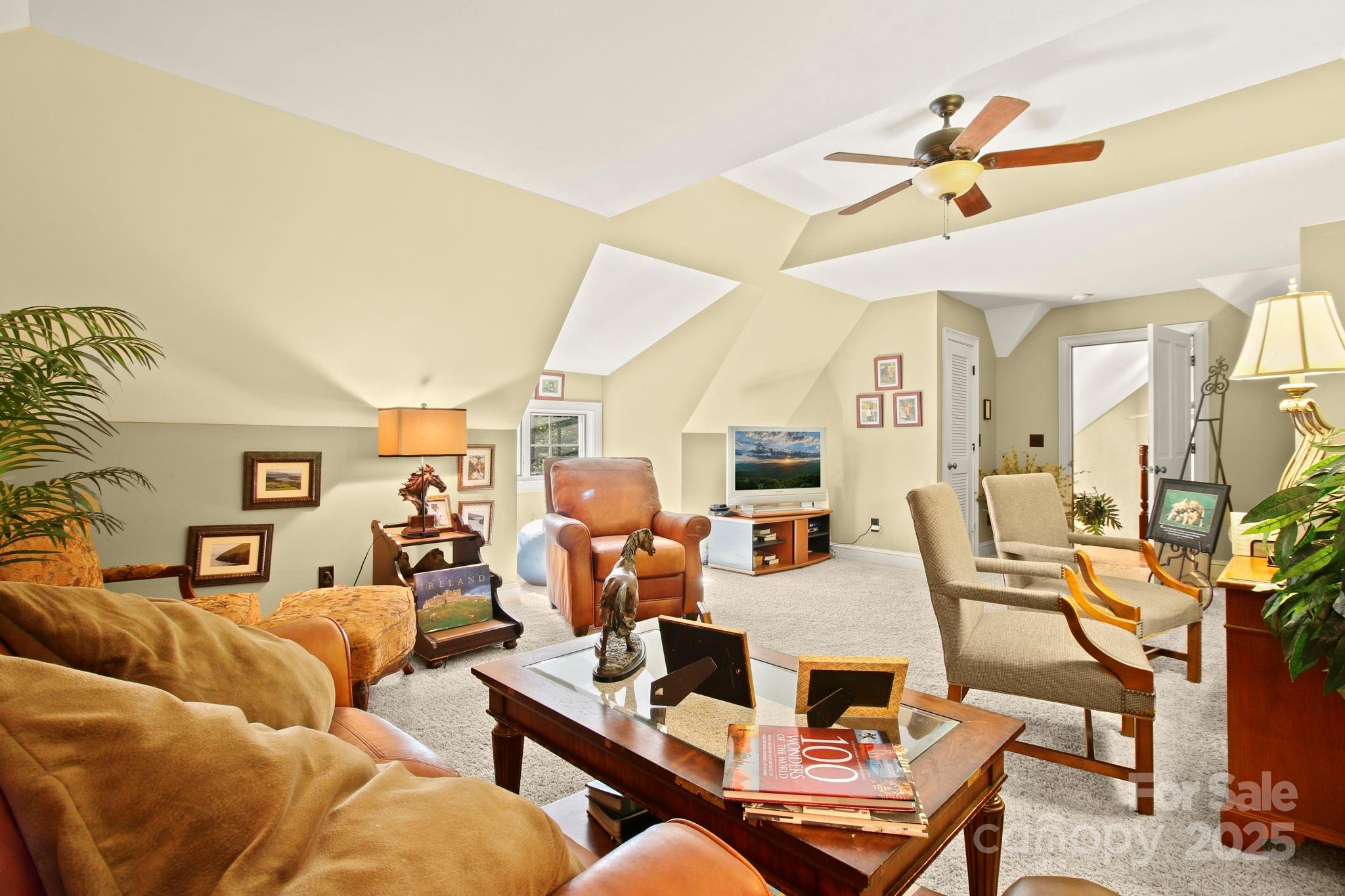 Boone, North Carolina 28607, United States, 4 Bedrooms Bedrooms, ,6 BathroomsBathrooms,Residential,Active,118340