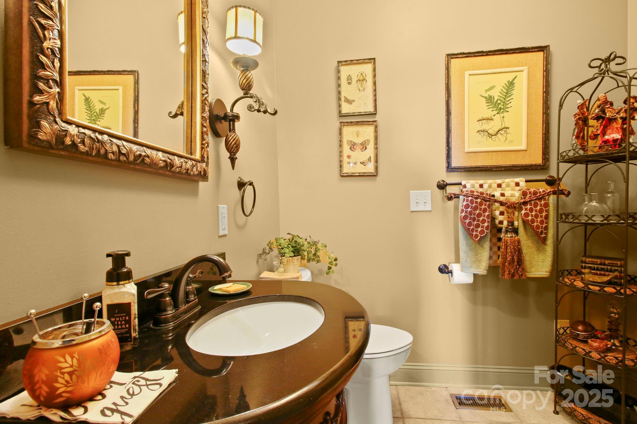 Boone, North Carolina 28607, United States, 4 Bedrooms Bedrooms, ,6 BathroomsBathrooms,Residential,Active,118340