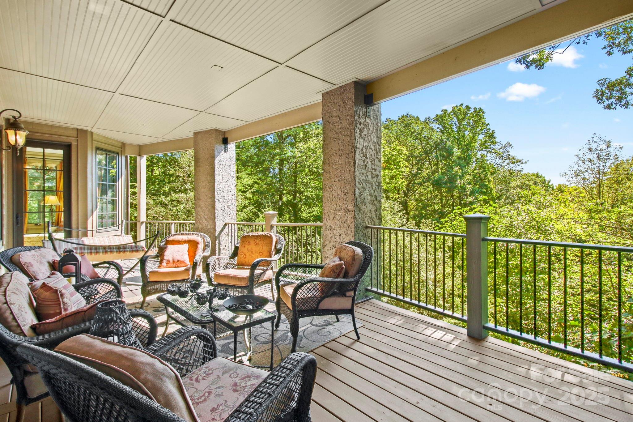 Boone, North Carolina 28607, United States, 4 Bedrooms Bedrooms, ,6 BathroomsBathrooms,Residential,Active,118340