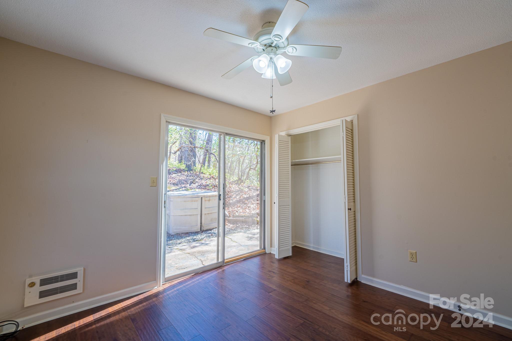 Connestee Falls - Residential