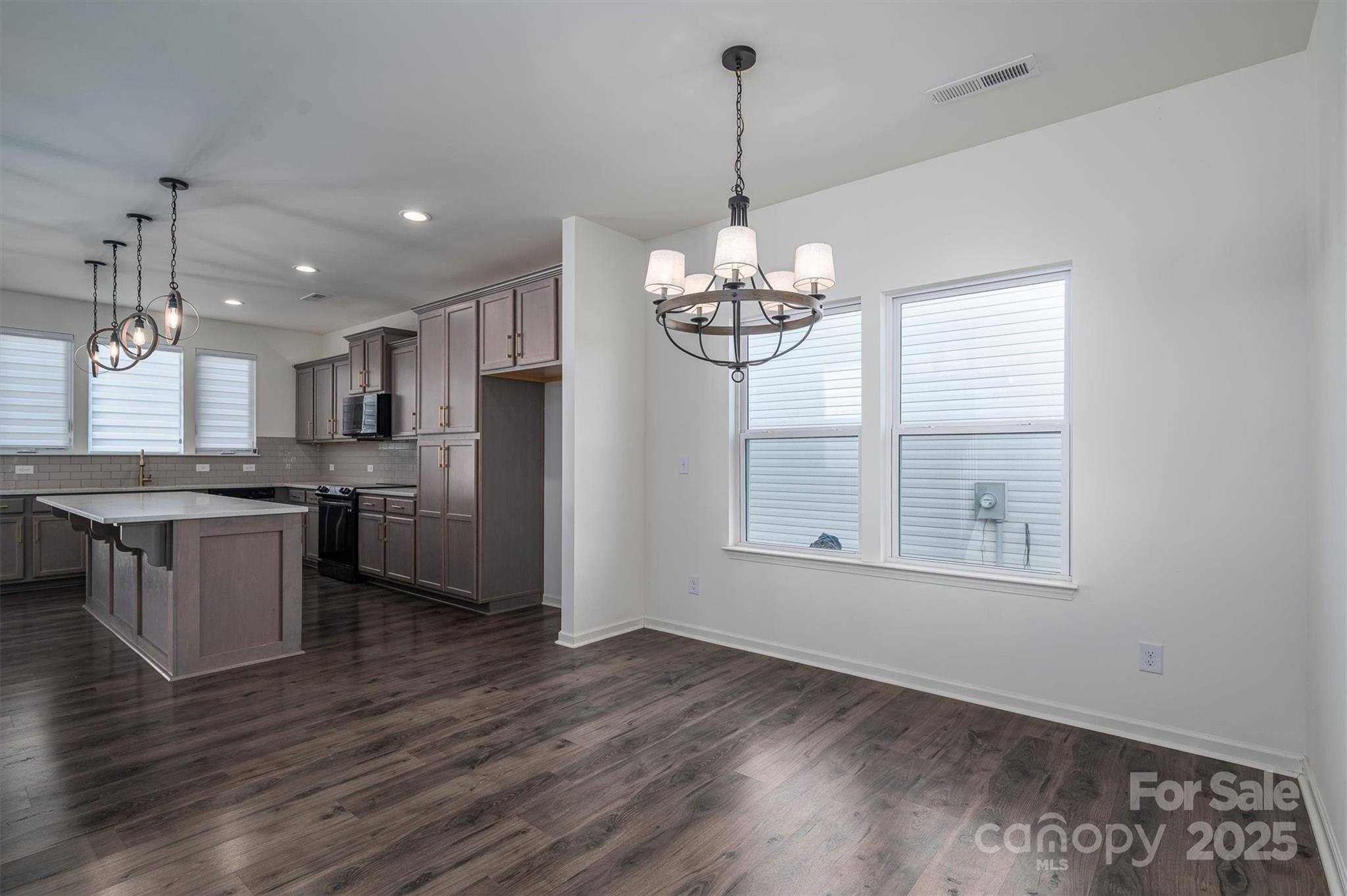 Troutman, North Carolina 28166, United States, 4 Bedrooms Bedrooms, ,3 BathroomsBathrooms,Residential,Under Contract,19261