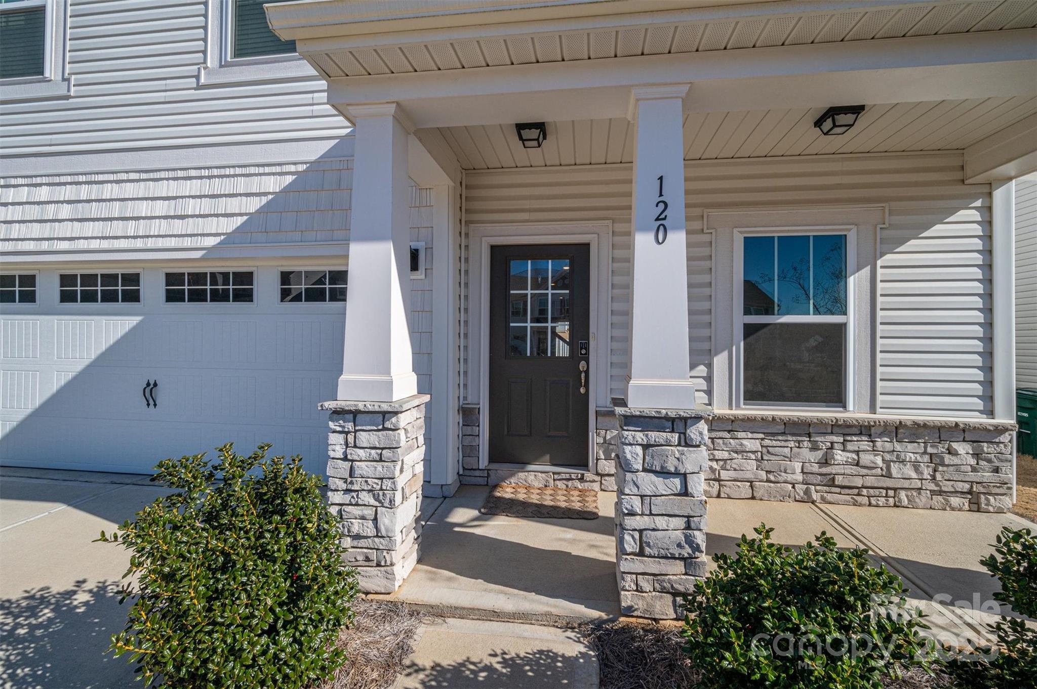 Troutman, North Carolina 28166, United States, 4 Bedrooms Bedrooms, ,3 BathroomsBathrooms,Residential,Under Contract,19261