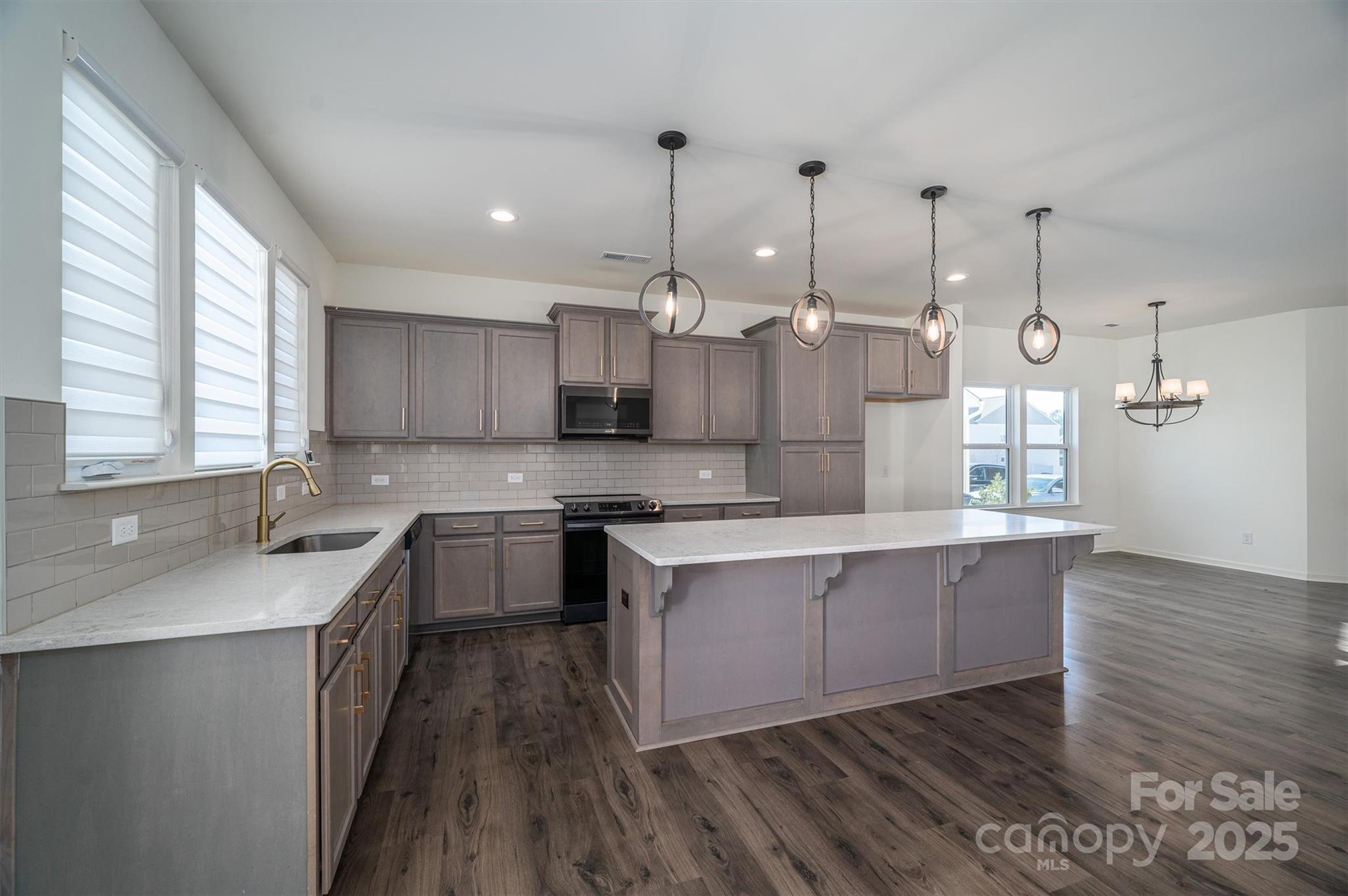 Troutman, North Carolina 28166, United States, 4 Bedrooms Bedrooms, ,3 BathroomsBathrooms,Residential,Under Contract,19261