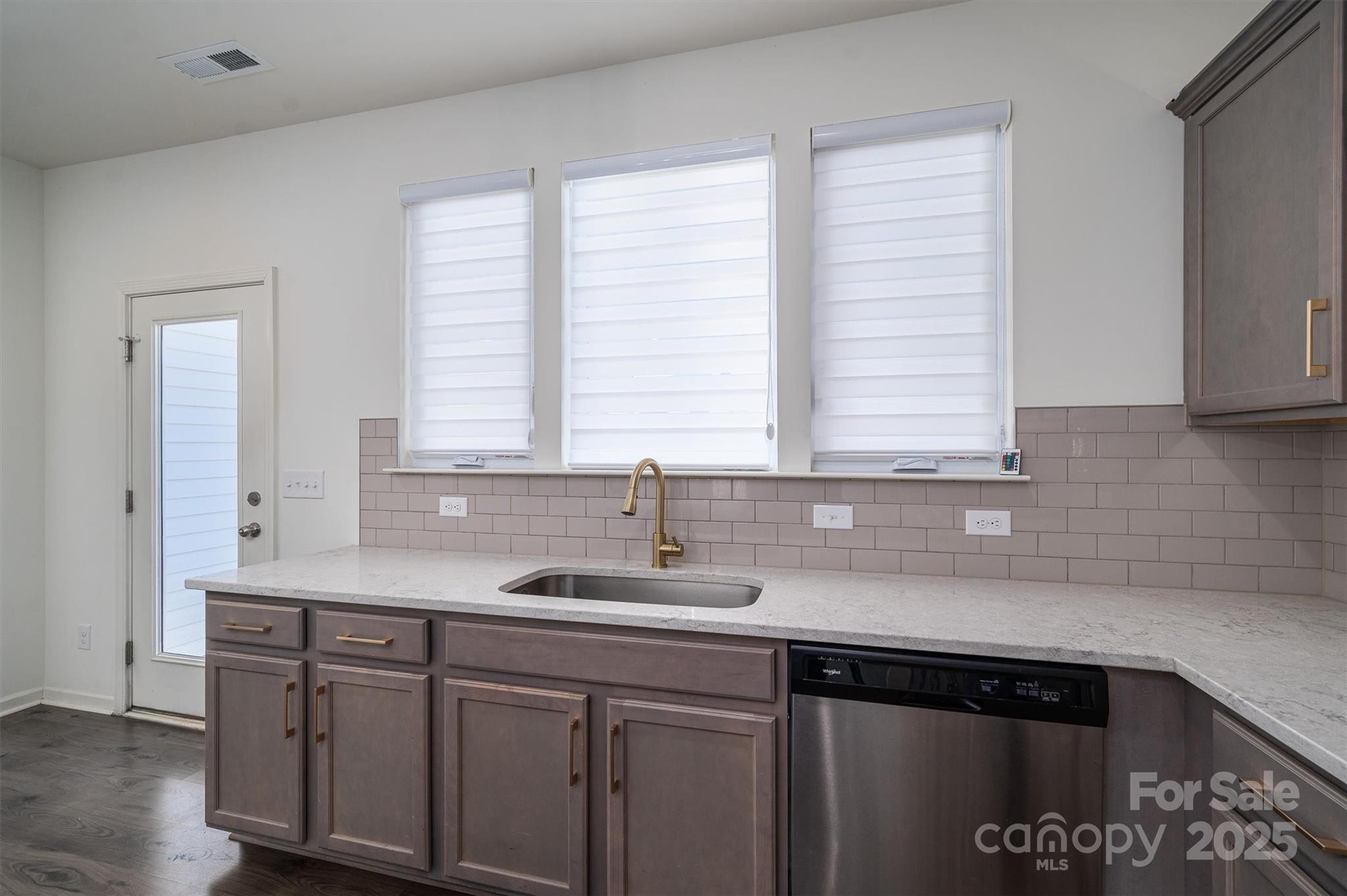 Troutman, North Carolina 28166, United States, 4 Bedrooms Bedrooms, ,3 BathroomsBathrooms,Residential,Under Contract,19261