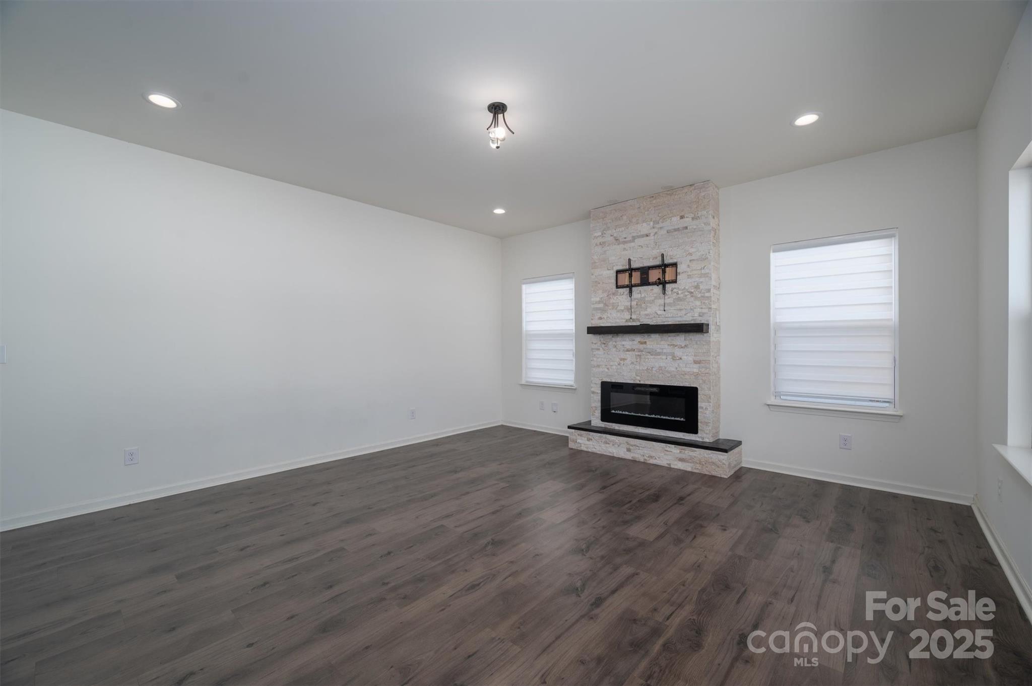 Troutman, North Carolina 28166, United States, 4 Bedrooms Bedrooms, ,3 BathroomsBathrooms,Residential,Under Contract,19261