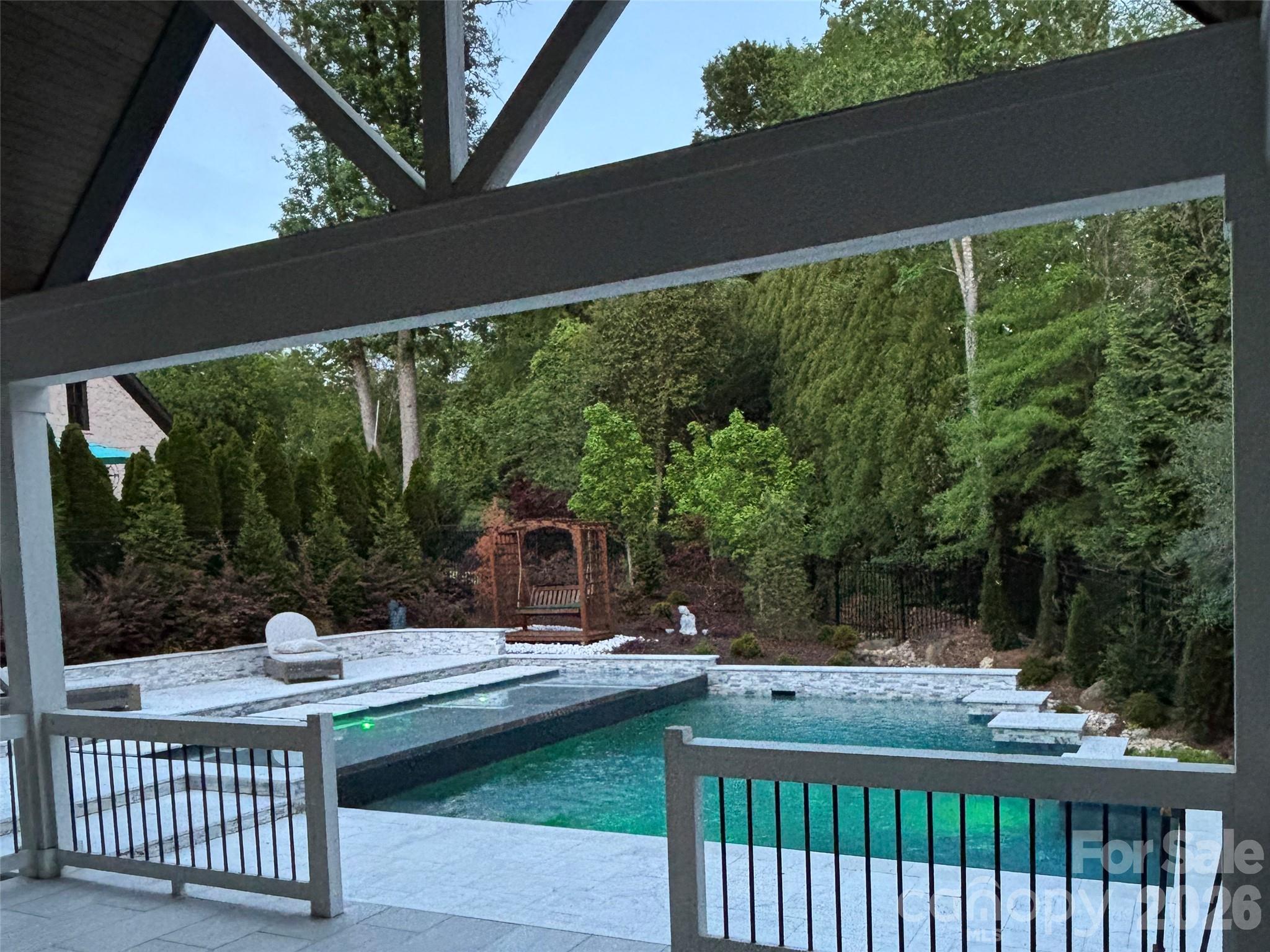 Mia Manor - Residential