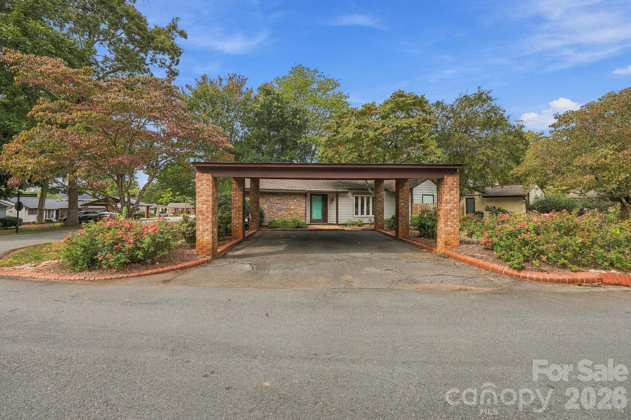 105 N Bermuda Run Drive