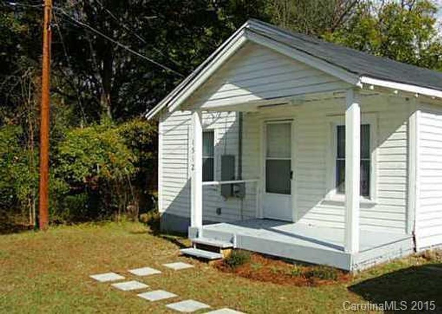 Cozy cottage with open floor plan!