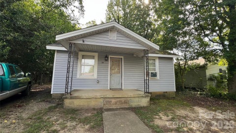 Photo of 205 Seigle Street, Lowell, NC 28098 (MLS # 4428948)